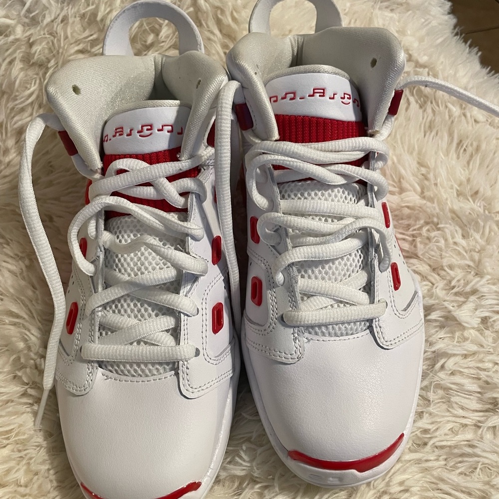Kids' 6-17-23 Basketball Sneaker
JORDAN - Picture 2 of 7